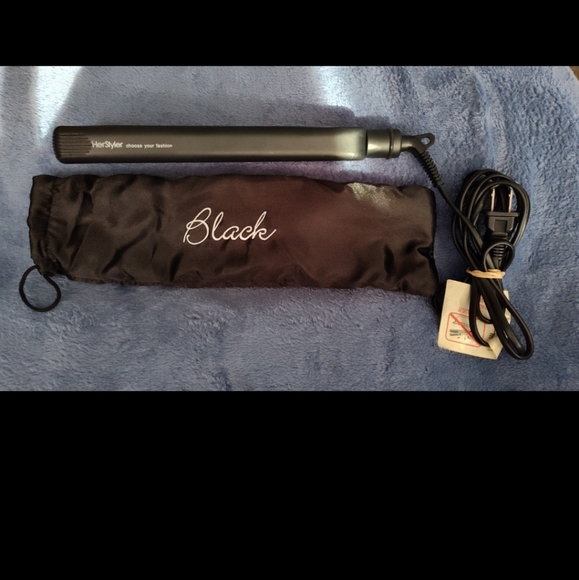 Herstyle Other - Like-New Black HerStyle Hair Straightener